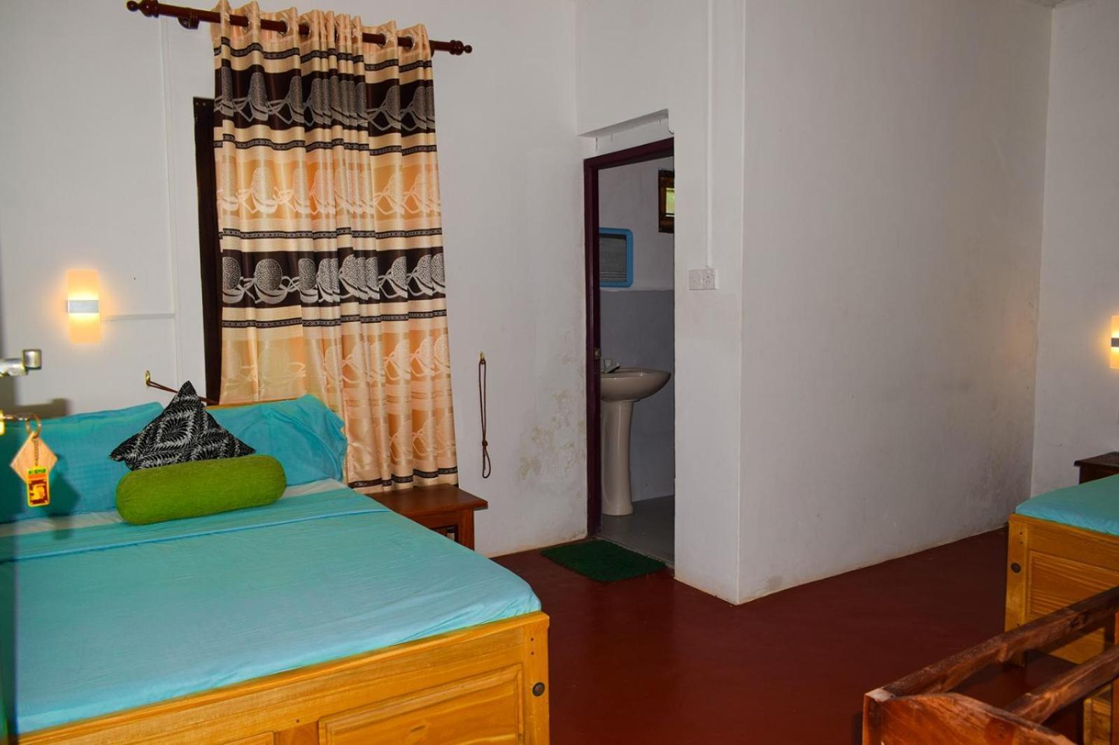 White Villa Hotel Trincomalee Exterior foto